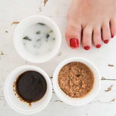 3 Recipes for Home-Made Foot Scrubs