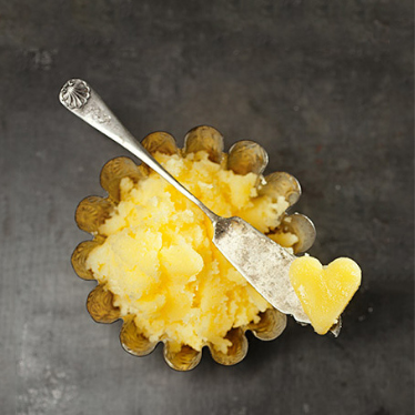 Ghee: Qu'est-ce qui rend le beurre clarifié indien si bon?