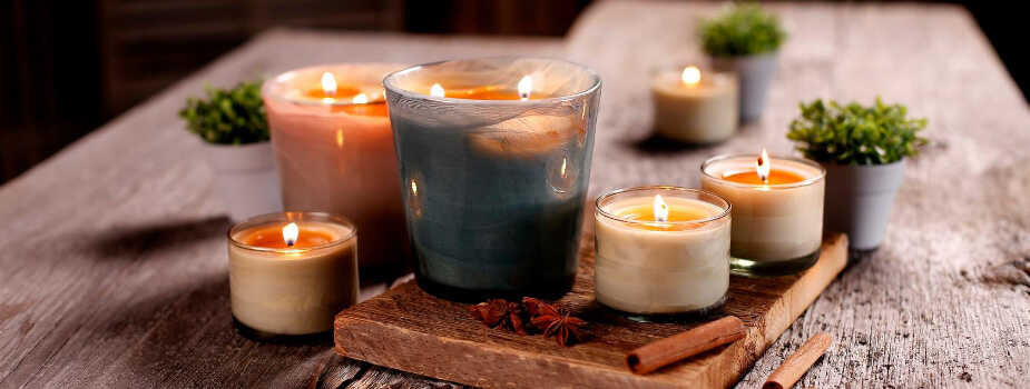 the MUNIO soy wax candles and organic skincare